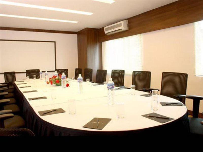 Octave Hotel - Double Road Bangalore Faciliteiten foto