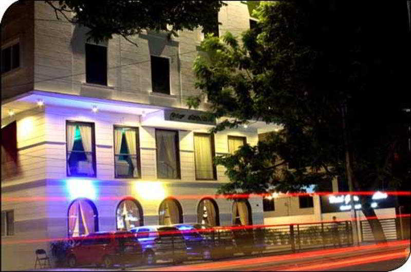 Octave Hotel - Double Road Bangalore Buitenkant foto